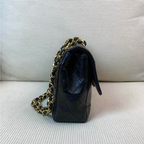 HOLD - CHANEL Vintage Black Lambskin Flap Bag Medium GHW - Picture 4 of 16